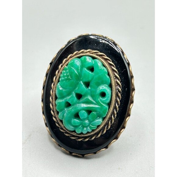 Designer Sweet Romance Ollipop USA Oval Green Carved Stone Adjustable Ring - Picture 2 of 8